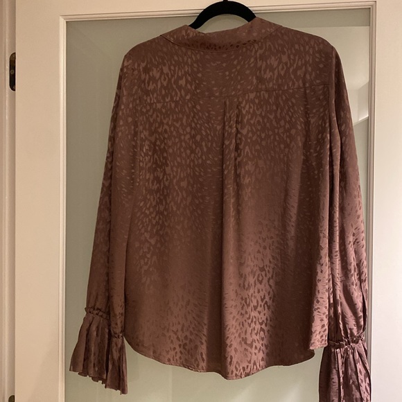 Paige 100% silk blouse - Picture 8 of 9